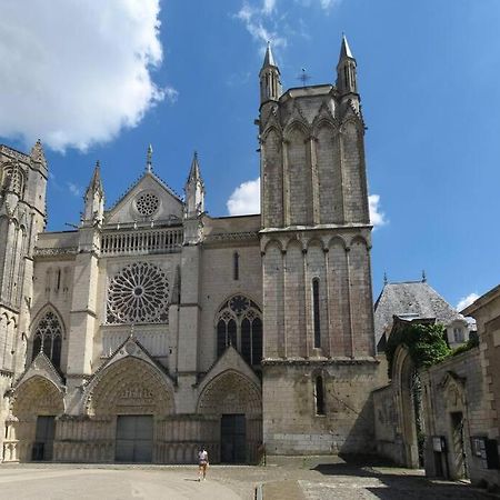 Apartament Le Petit Poitevin Poitiers Zewnętrze zdjęcie